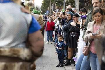  Telde disfruta con el pasacalle de los protagonistas del Carnaval de 'Studio 54'/Lpacarnaval.